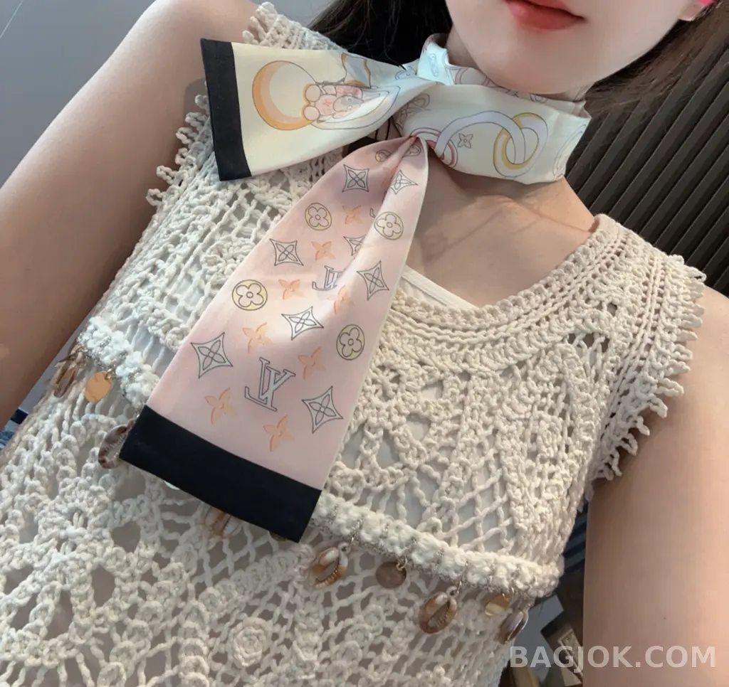 루이비통 루이비통 비비엔 앤드 비욘드 방도 실크 스카프 상세 이미지