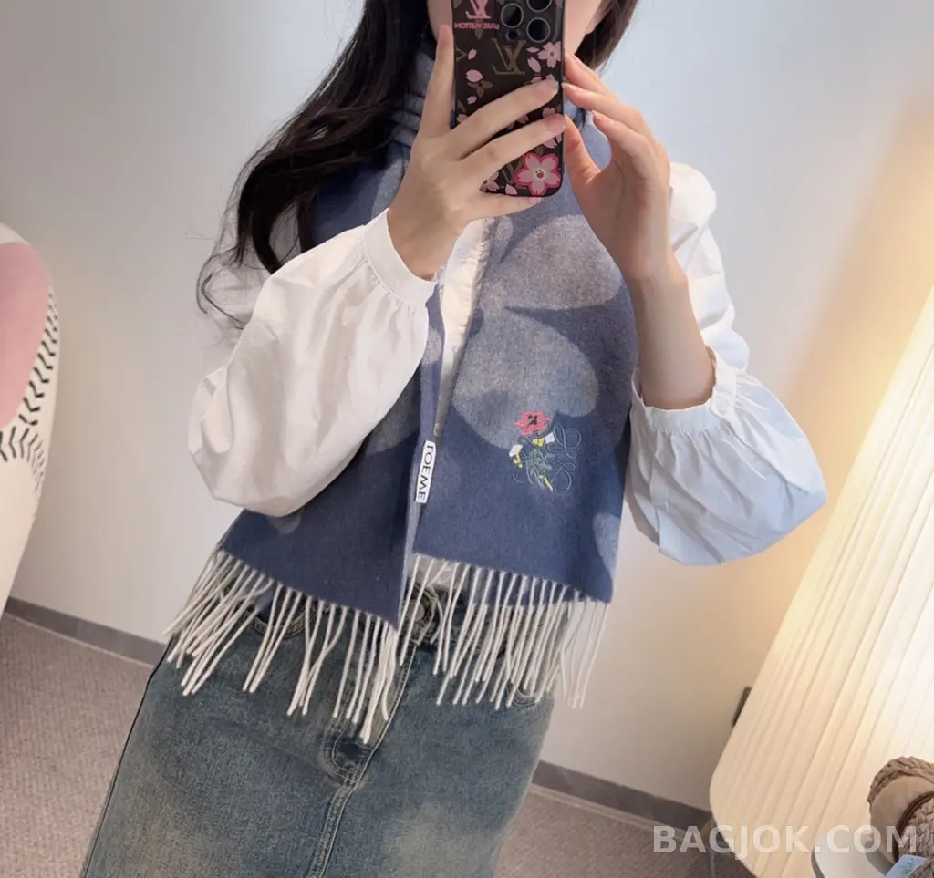 로에베 로에베 플라워 자카드 울 머플러 상세 이미지