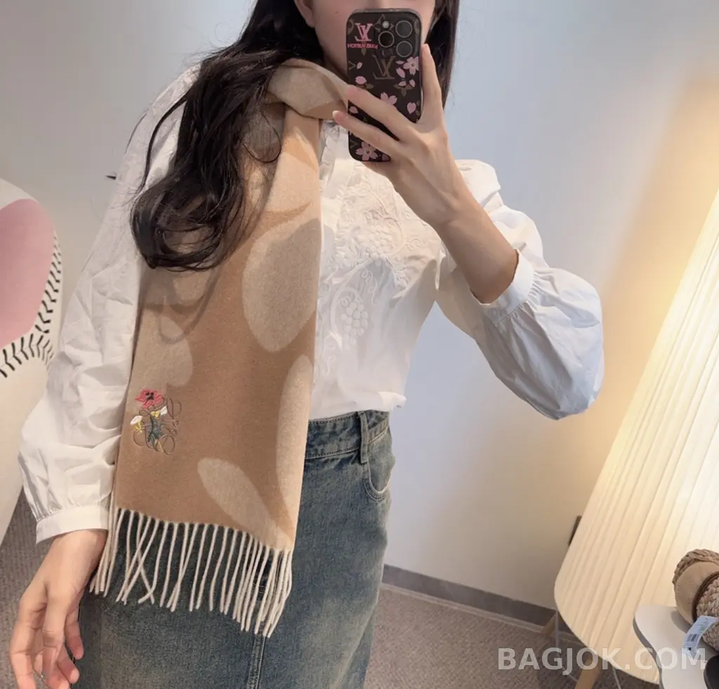 로에베 로에베 플라워 자카드 울 머플러 상세 이미지