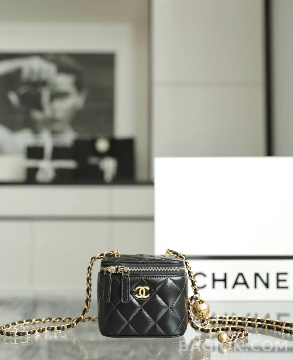 샤넬 Chanel 골드볼 미니 베니티 상세 이미지