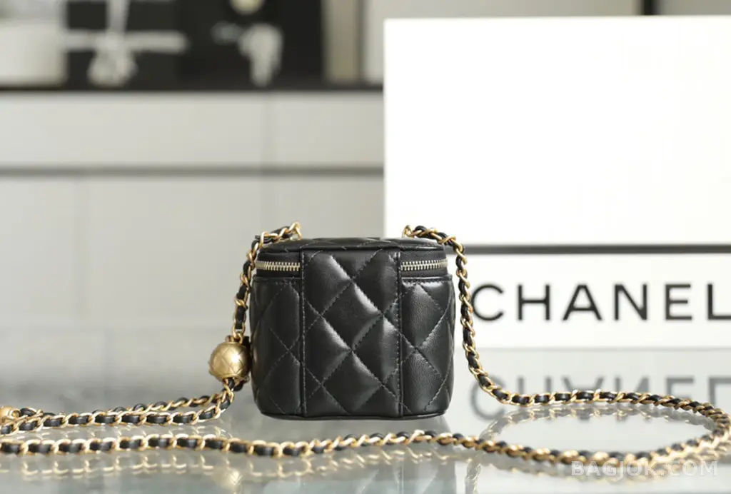 샤넬 Chanel 골드볼 미니 베니티 상세 이미지