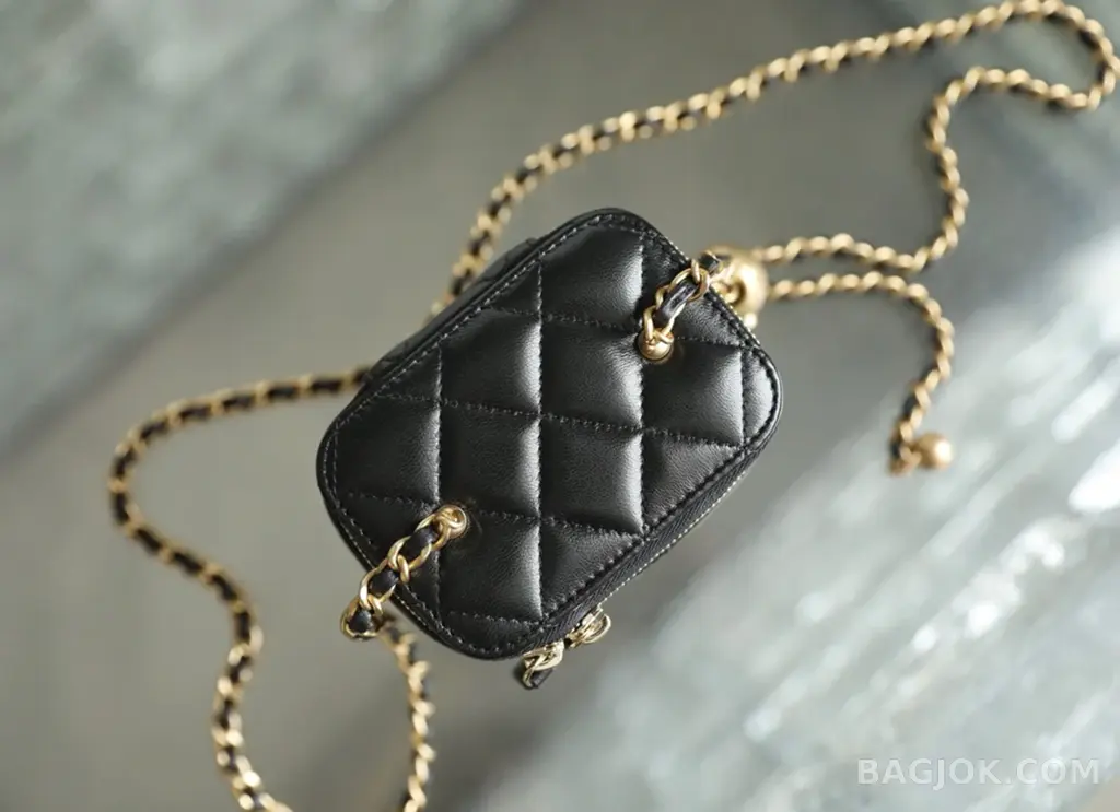 샤넬 Chanel 골드볼 미니 베니티 상세 이미지