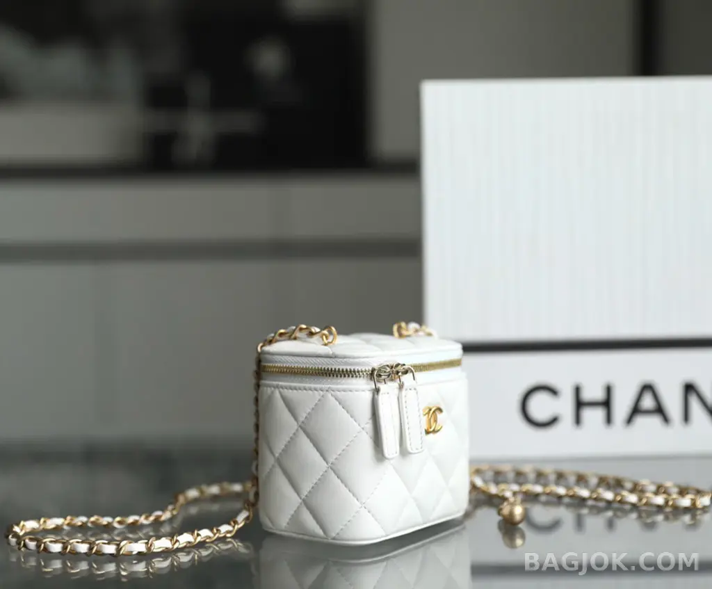 샤넬 Chanel 골드볼 미니 베니티 상세 이미지