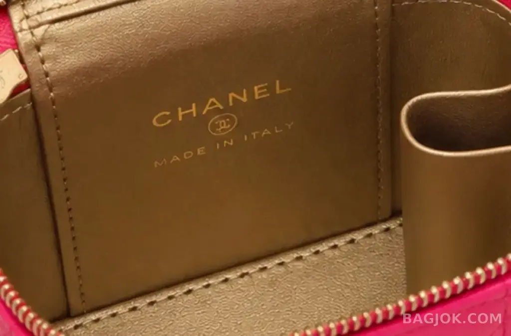 샤넬 Chanel 골드볼 미니 베니티 (페이던트) 상세 이미지