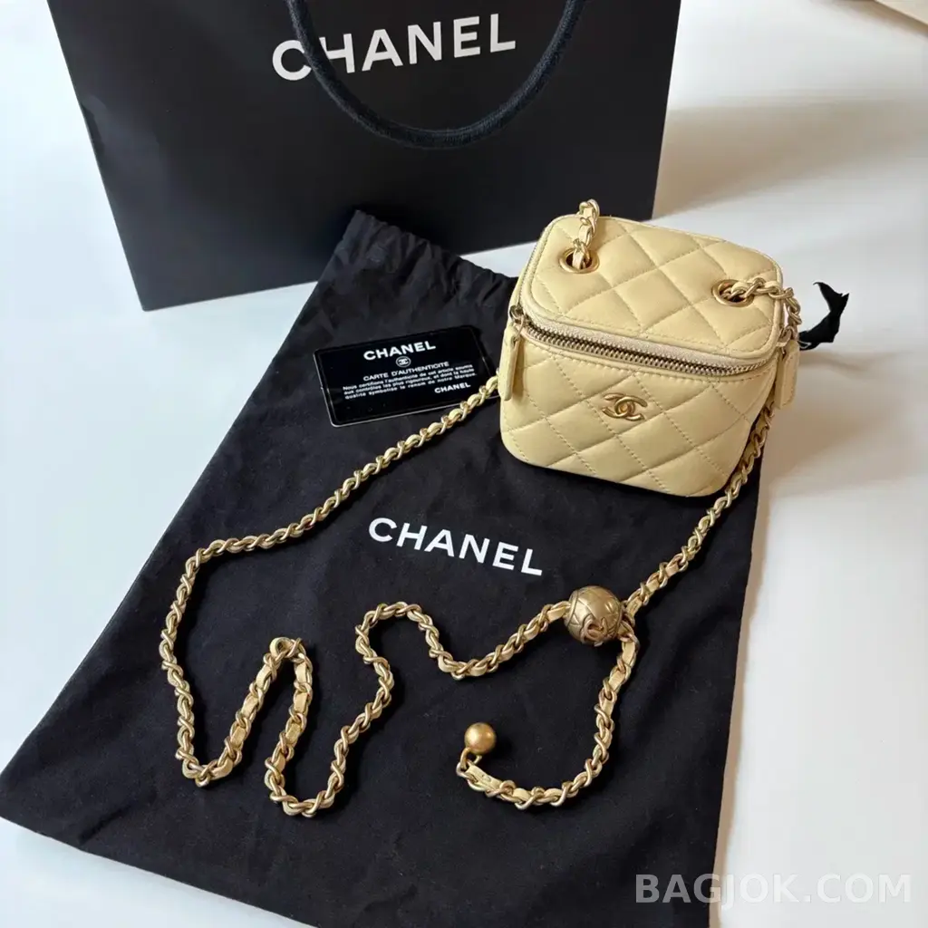 샤넬 Chanel 골드볼 미니 베니티 상세 이미지