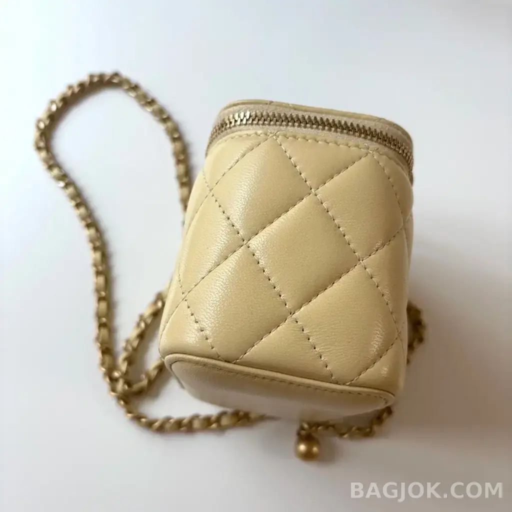 샤넬 Chanel 골드볼 미니 베니티 상세 이미지