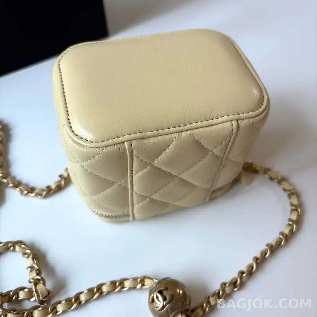 샤넬 Chanel 골드볼 미니 베니티 상세 이미지