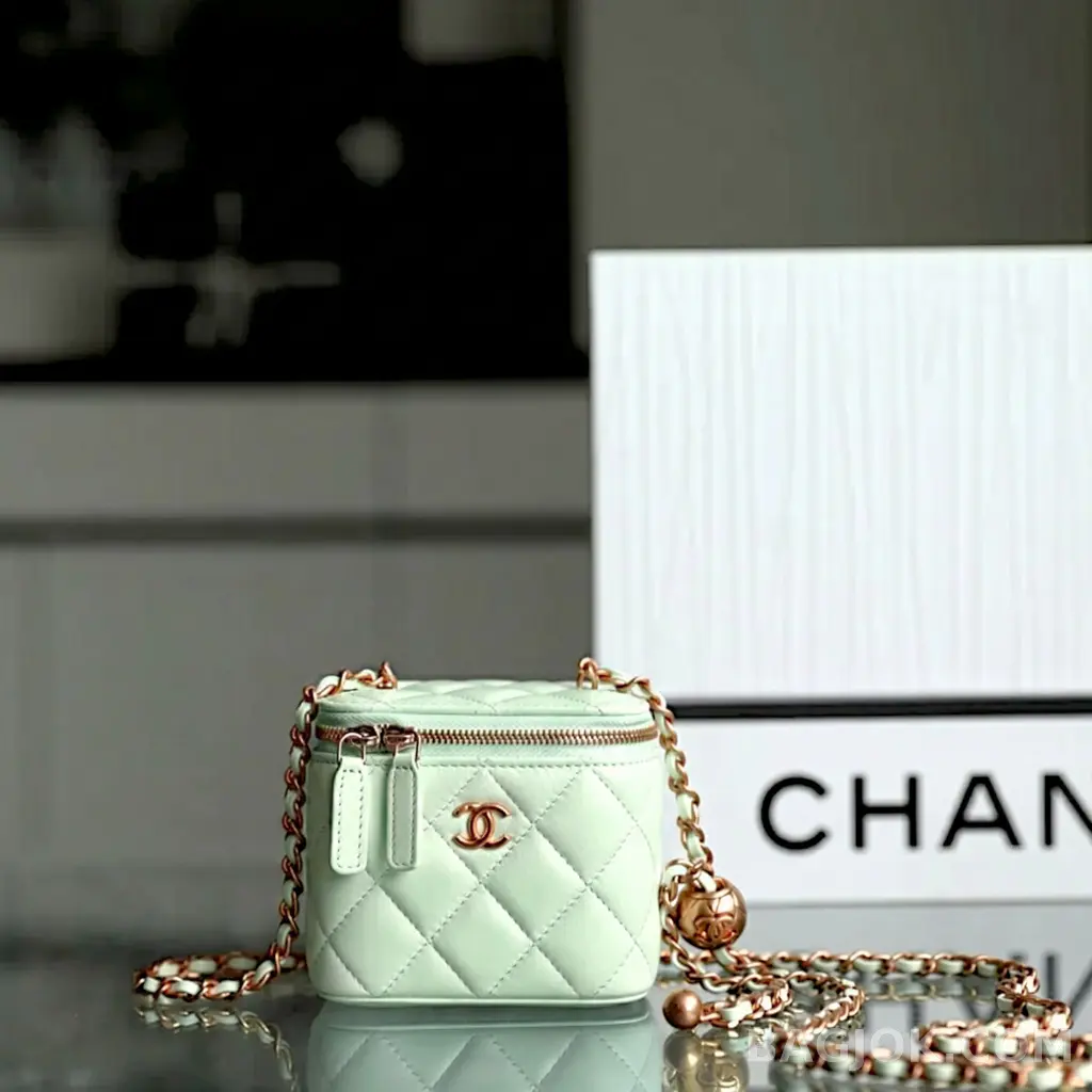 샤넬 Chanel 골드볼 미니 베니티 상세 이미지
