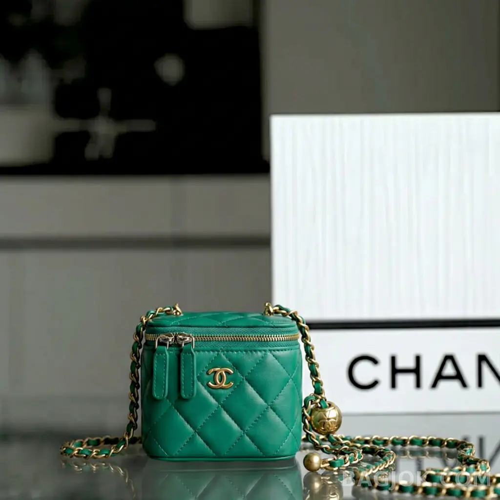 샤넬 Chanel 골드볼 미니 베니티 상세 이미지