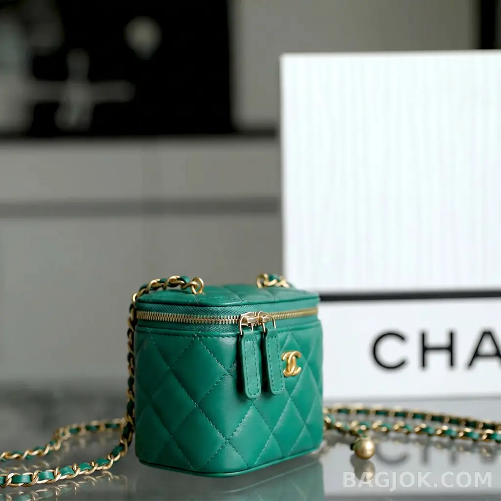 샤넬 Chanel 골드볼 미니 베니티 상세 이미지