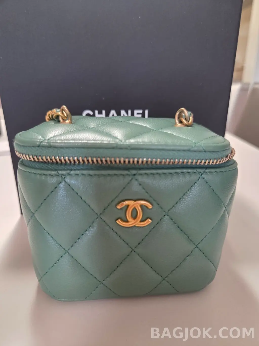 샤넬 Chanel 골드볼 미니 베니티 상세 이미지