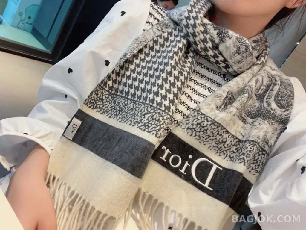 디올 디올 오블리크 캐시미어 머플러 상세 이미지