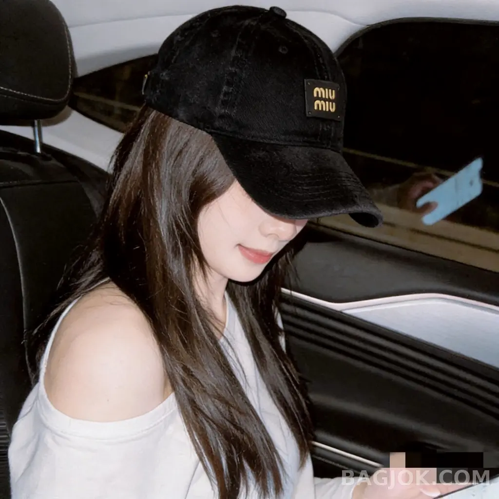 미우미우 미우미우 로고 패치 볼캡 상세 이미지