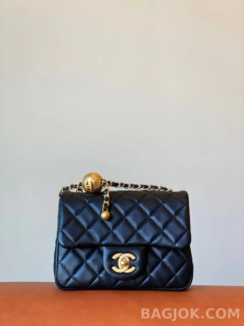 샤넬 Chanel 클래식 골드볼 플랩백 쁘띠삭 ver.1 상세 이미지