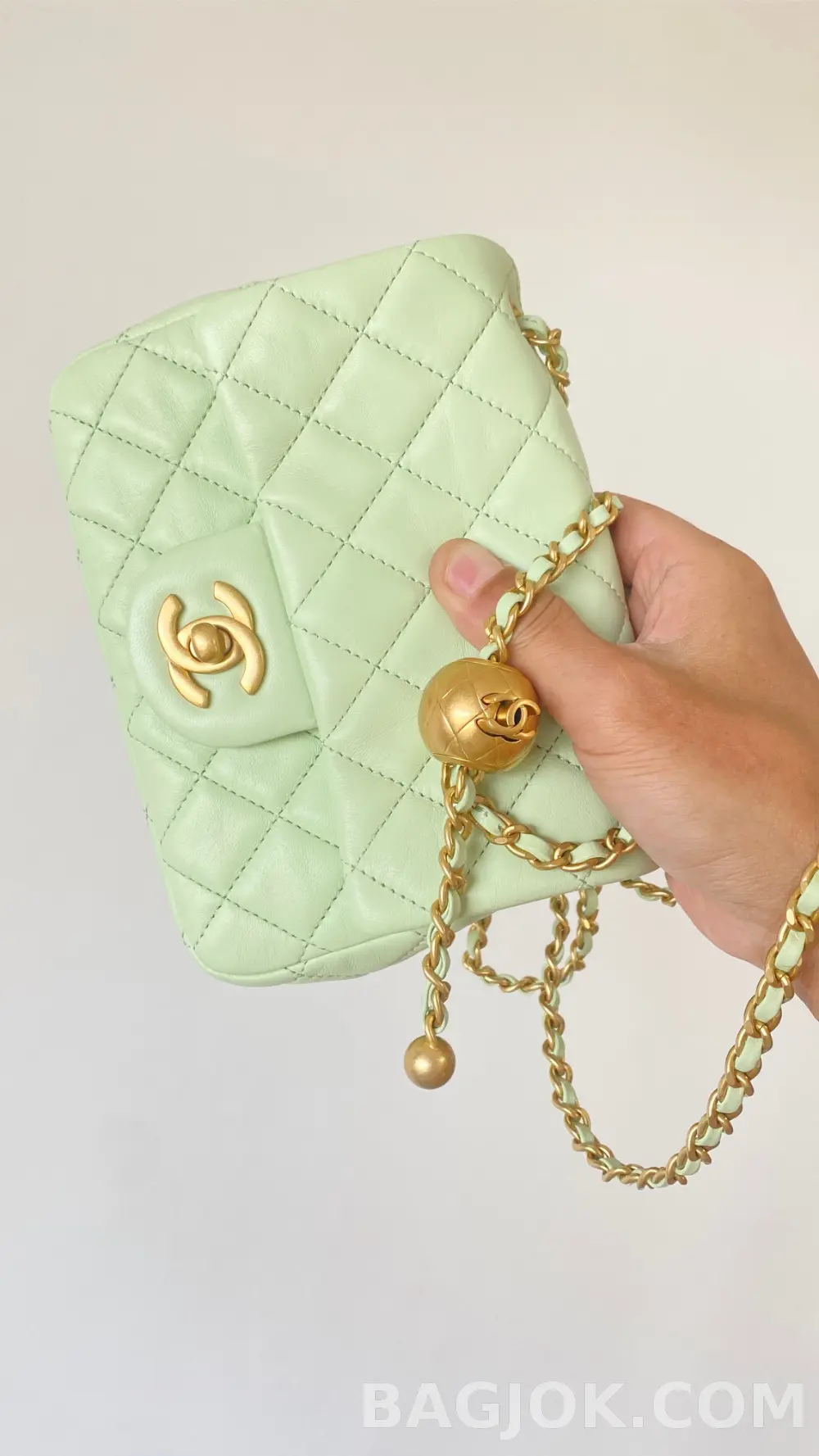 샤넬 Chanel 클래식 골드볼 플랩백 쁘띠삭 상세 이미지