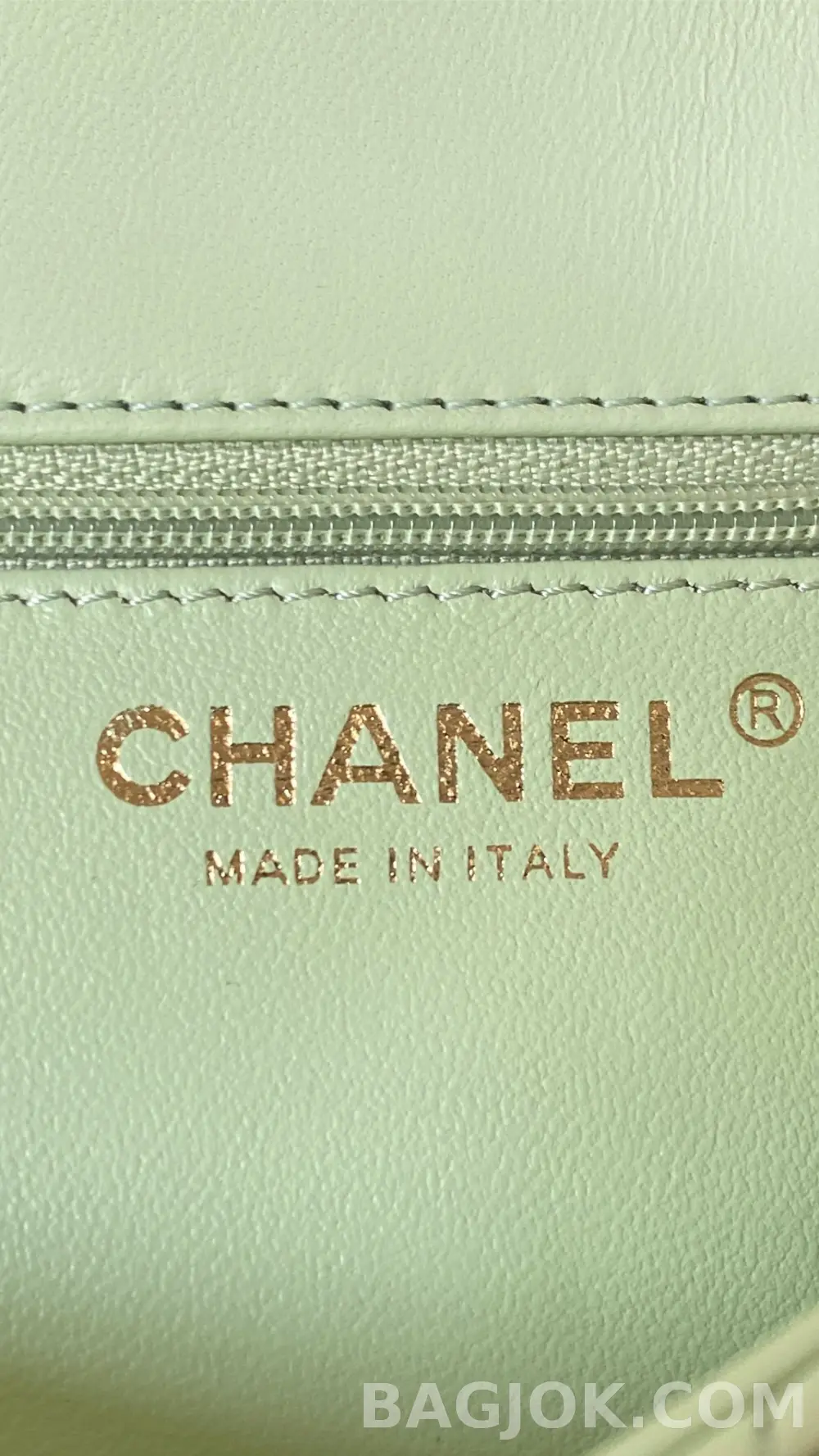 샤넬 Chanel 클래식 골드볼 플랩백 쁘띠삭 상세 이미지