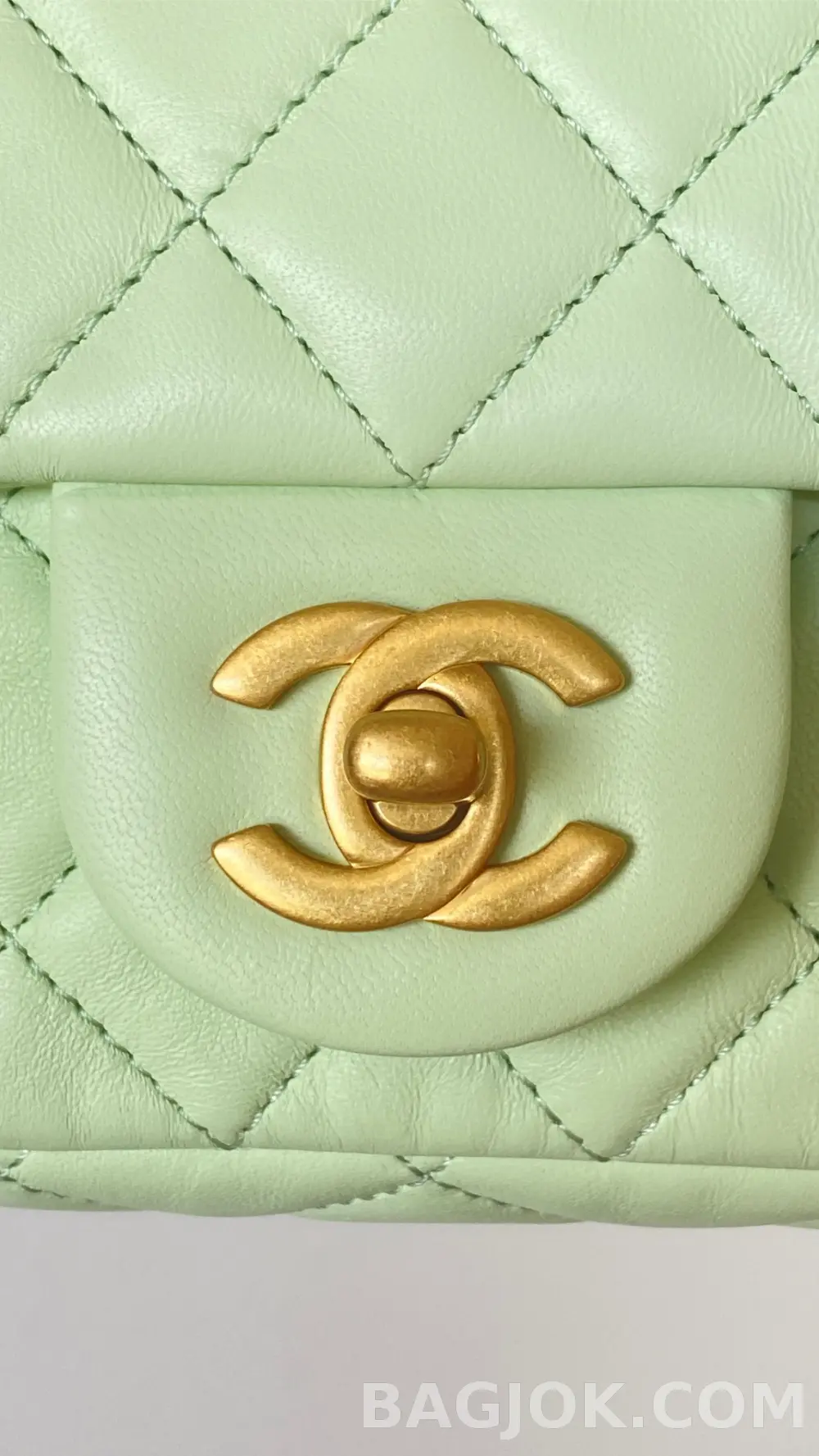 샤넬 Chanel 클래식 골드볼 플랩백 쁘띠삭 상세 이미지