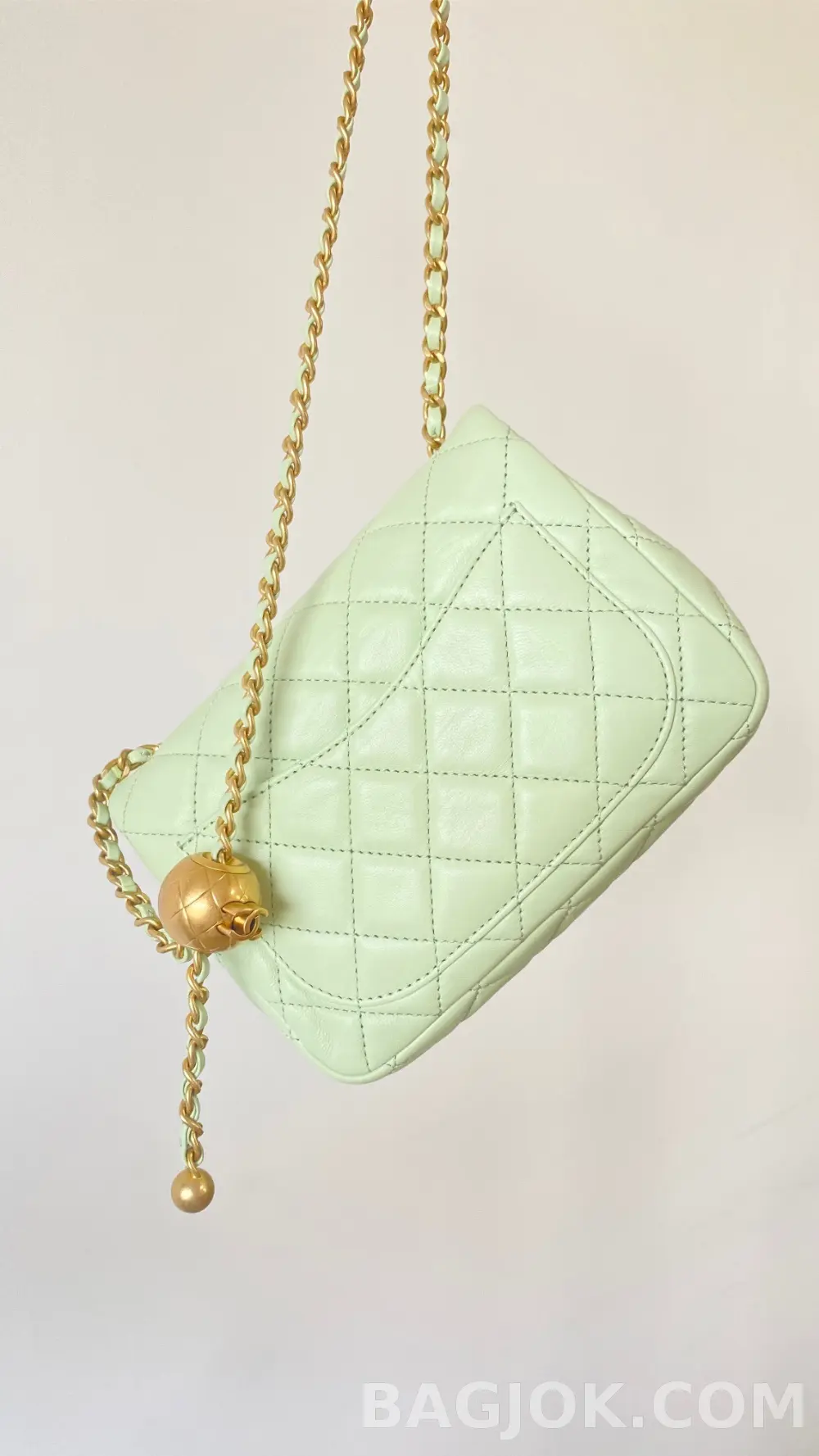 샤넬 Chanel 클래식 골드볼 플랩백 쁘띠삭 상세 이미지