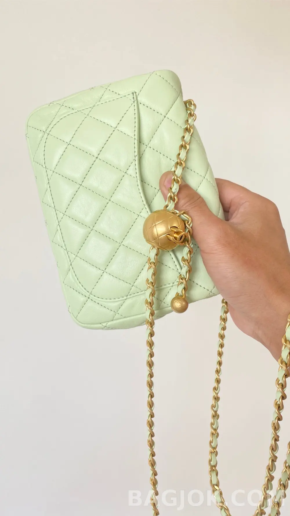 샤넬 Chanel 클래식 골드볼 플랩백 쁘띠삭 상세 이미지