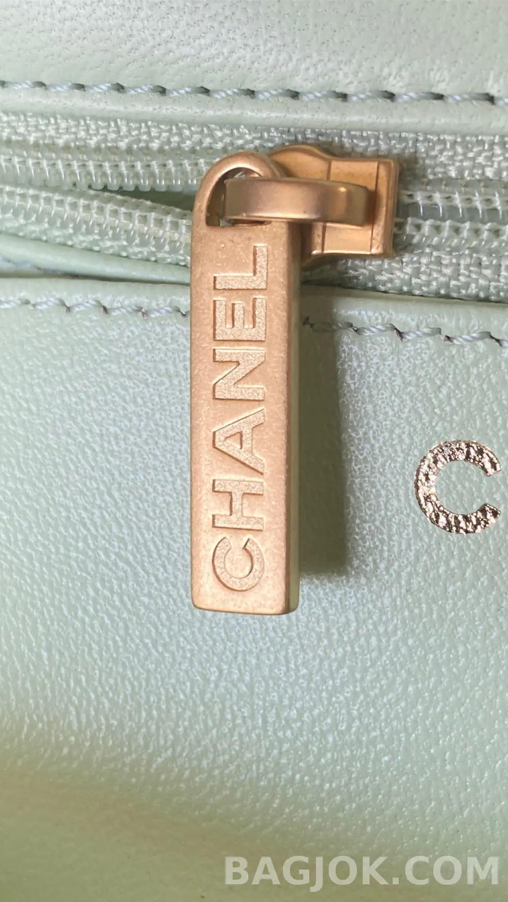 샤넬 Chanel 클래식 골드볼 플랩백 쁘띠삭 상세 이미지