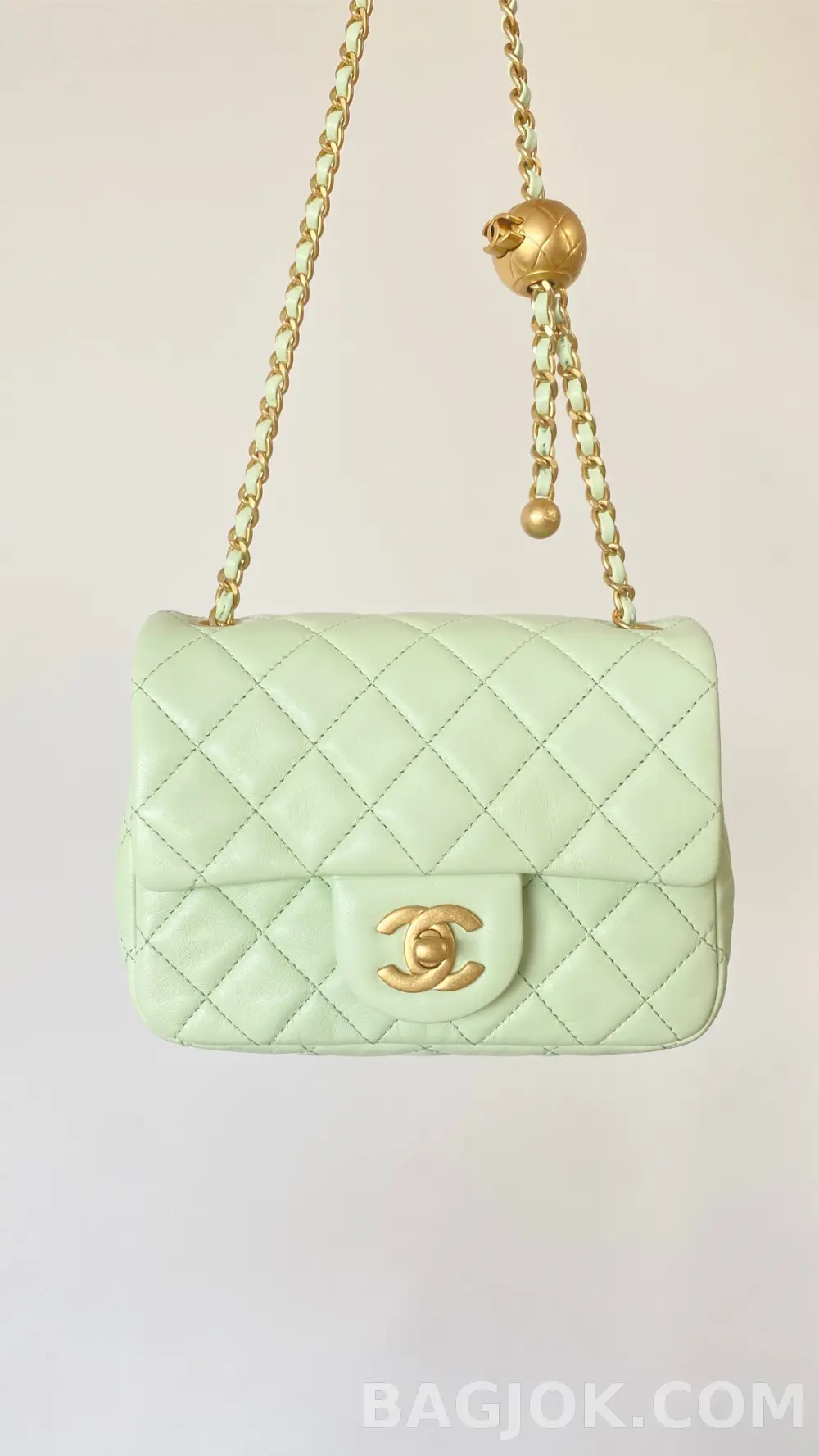 샤넬 Chanel 클래식 골드볼 플랩백 쁘띠삭 상세 이미지