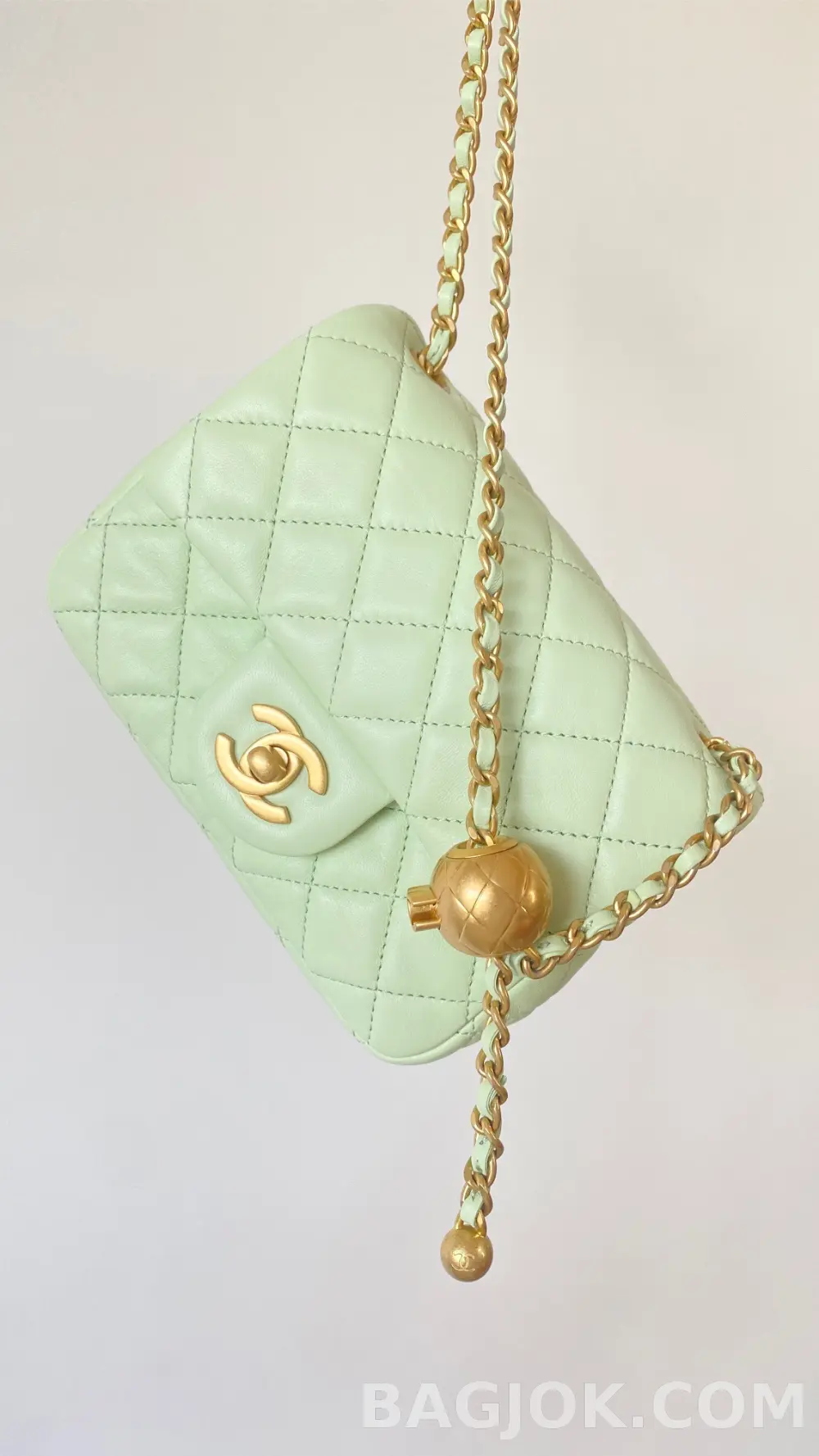 샤넬 Chanel 클래식 골드볼 플랩백 쁘띠삭 상세 이미지
