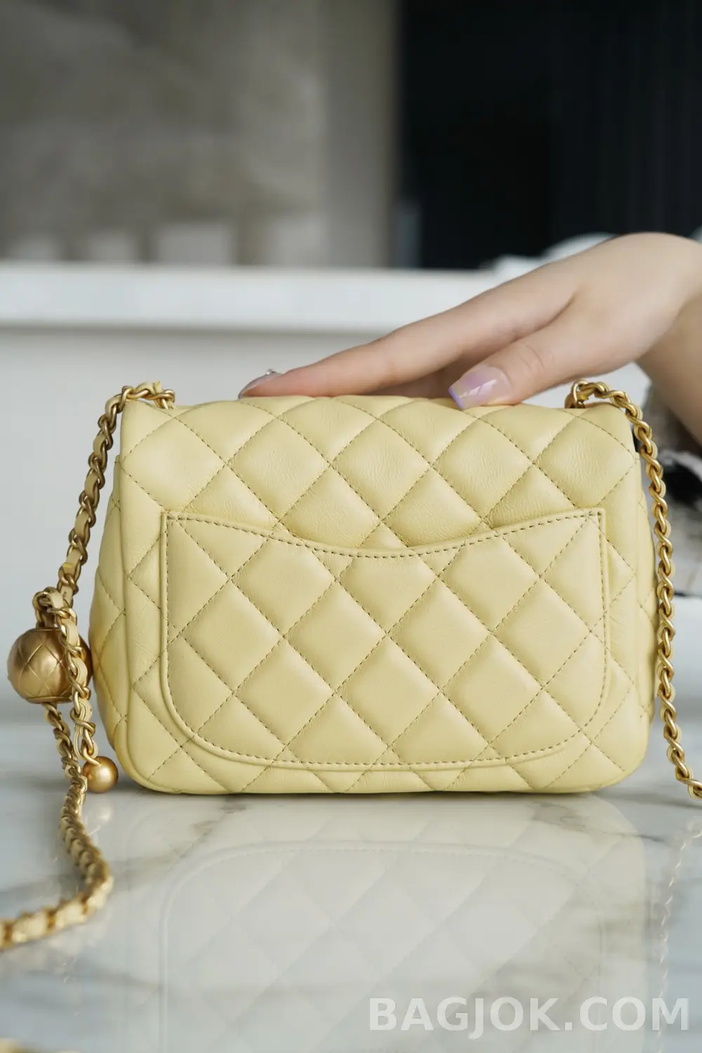 샤넬 Chanel 클래식 골드볼 플랩백 쁘띠삭 상세 이미지