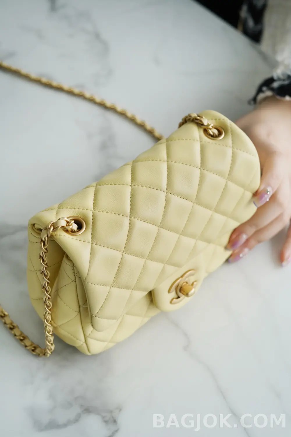 샤넬 Chanel 클래식 골드볼 플랩백 쁘띠삭 상세 이미지