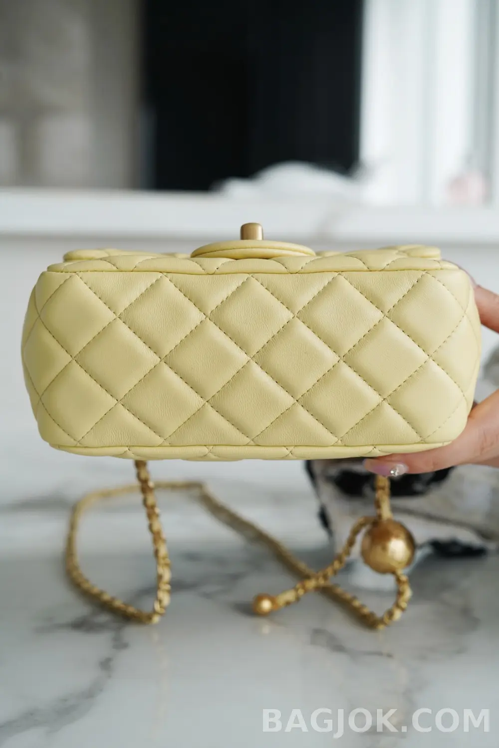 샤넬 Chanel 클래식 골드볼 플랩백 쁘띠삭 상세 이미지