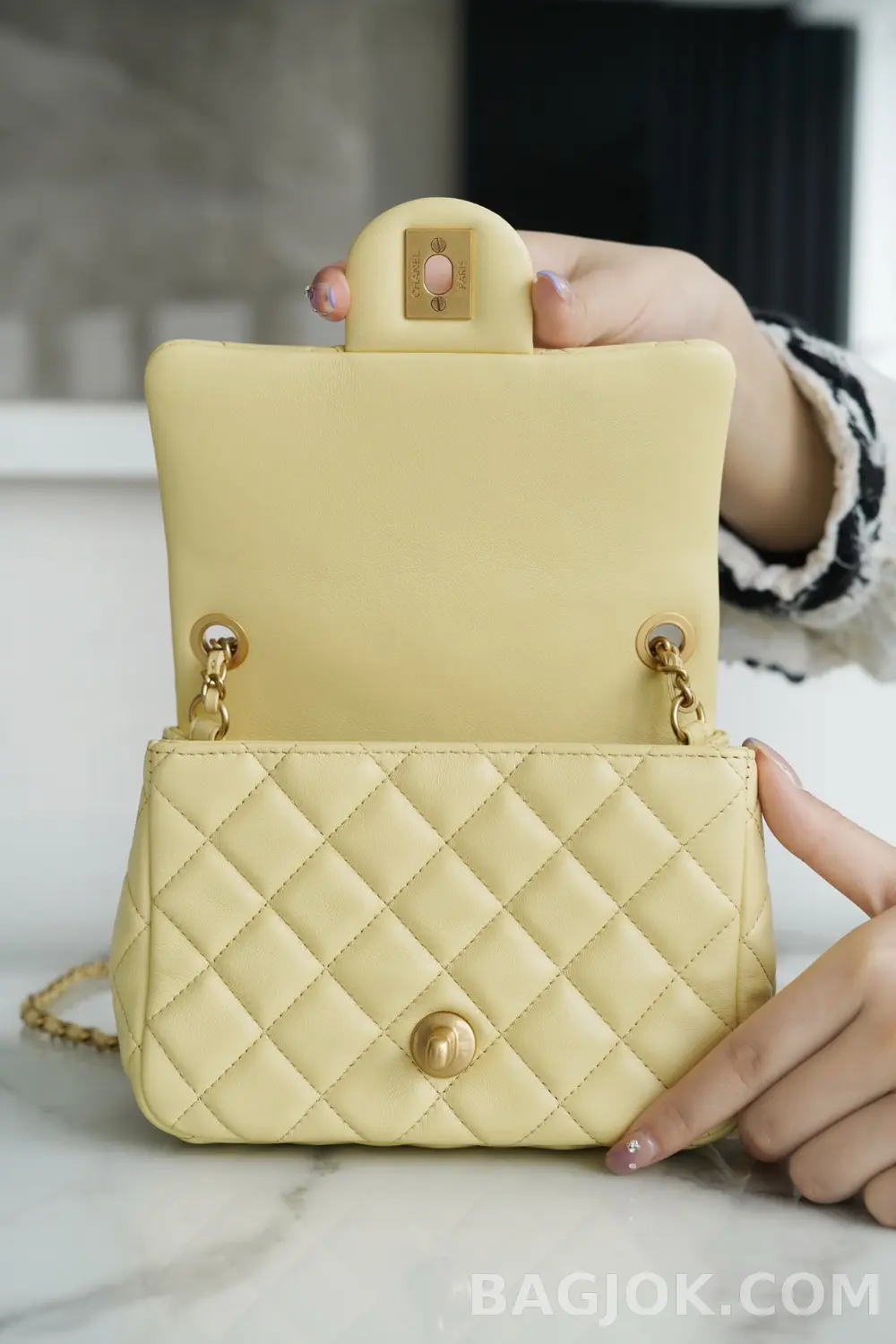 샤넬 Chanel 클래식 골드볼 플랩백 쁘띠삭 상세 이미지