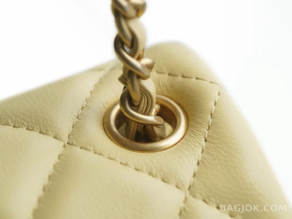 샤넬 Chanel 클래식 골드볼 플랩백 쁘띠삭 상세 이미지