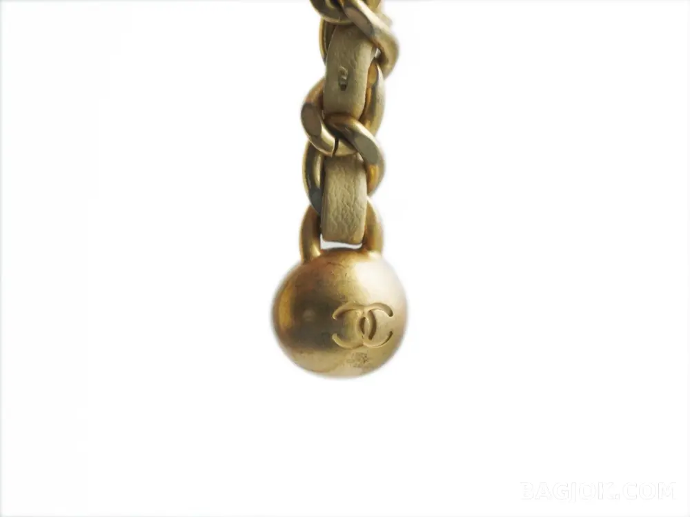 샤넬 Chanel 클래식 골드볼 플랩백 쁘띠삭 상세 이미지