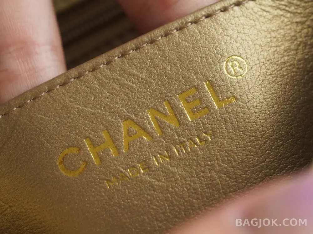 샤넬 Chanel 클래식 골드볼 플랩백 쁘띠삭 상세 이미지