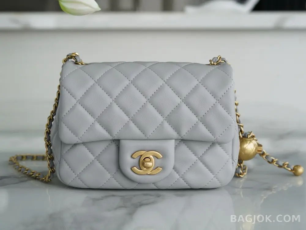 샤넬 Chanel 클래식 골드볼 플랩백 쁘띠삭 상세 이미지