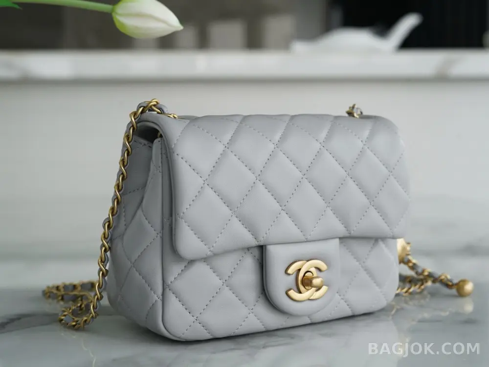 샤넬 Chanel 클래식 골드볼 플랩백 쁘띠삭 상세 이미지