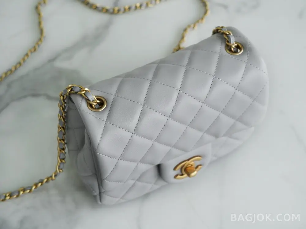 샤넬 Chanel 클래식 골드볼 플랩백 쁘띠삭 상세 이미지
