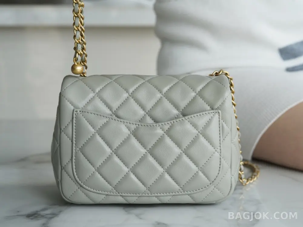 샤넬 Chanel 클래식 골드볼 플랩백 쁘띠삭 상세 이미지