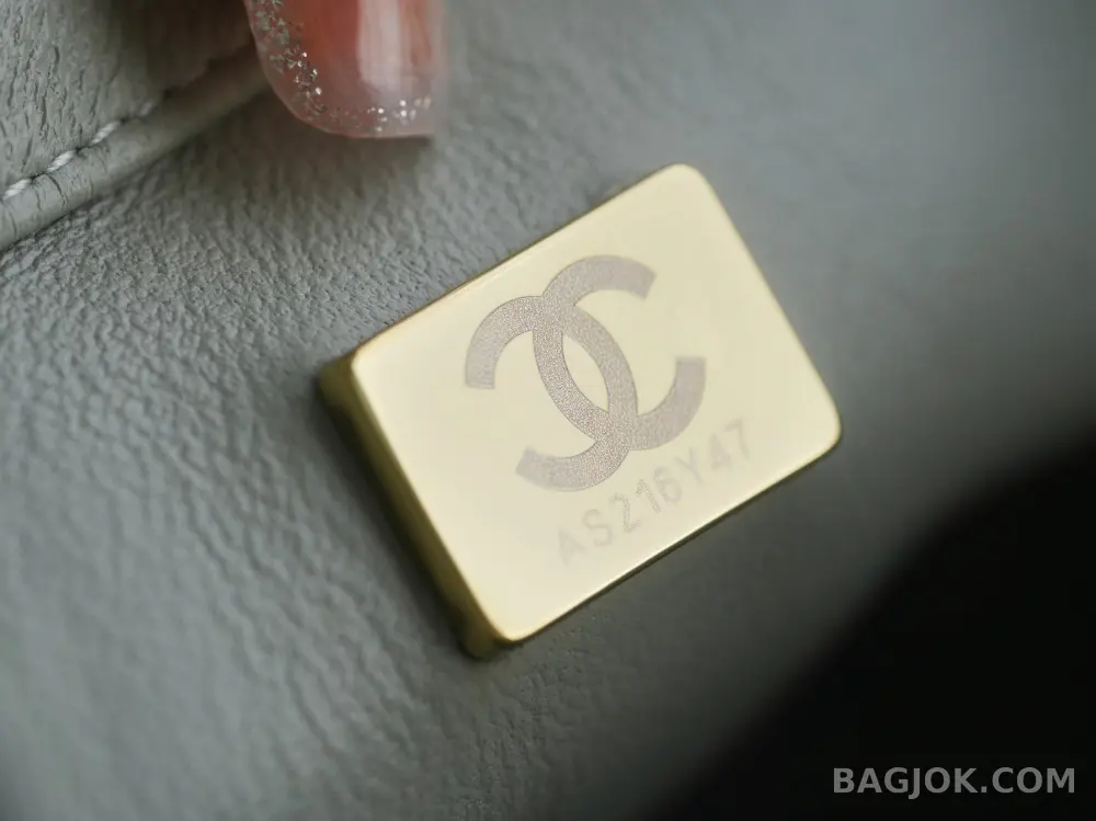 샤넬 Chanel 클래식 골드볼 플랩백 쁘띠삭 상세 이미지
