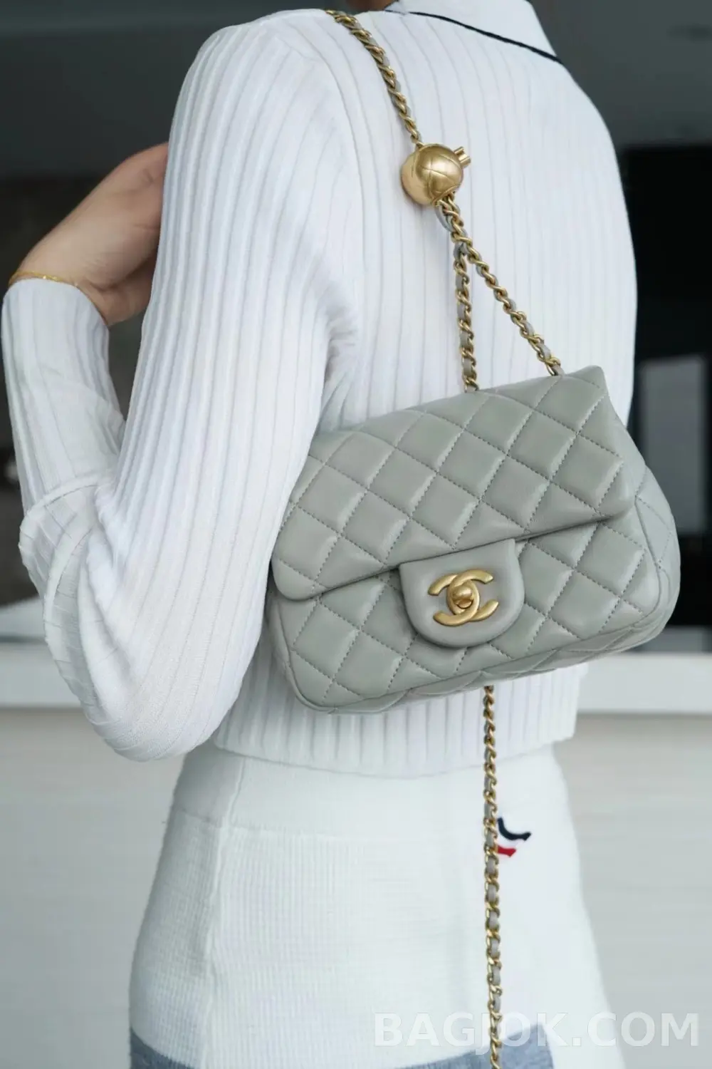 샤넬 Chanel 클래식 골드볼 플랩백 쁘띠삭 상세 이미지