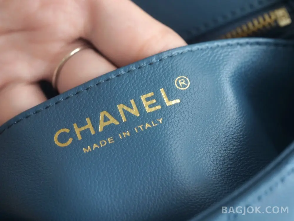 샤넬 Chanel 클래식 골드볼 플랩백 쁘띠삭 상세 이미지