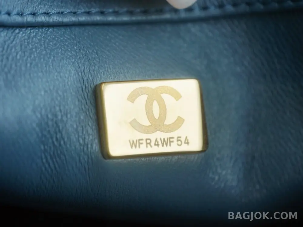 샤넬 Chanel 클래식 골드볼 플랩백 쁘띠삭 상세 이미지