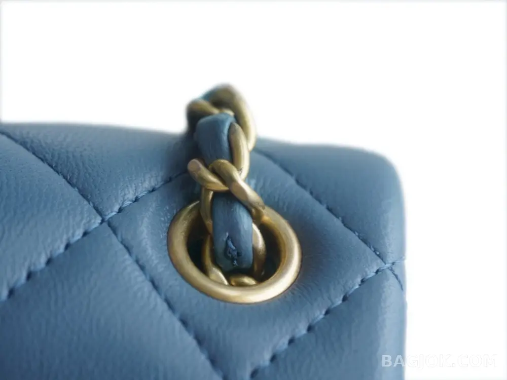 샤넬 Chanel 클래식 골드볼 플랩백 쁘띠삭 상세 이미지