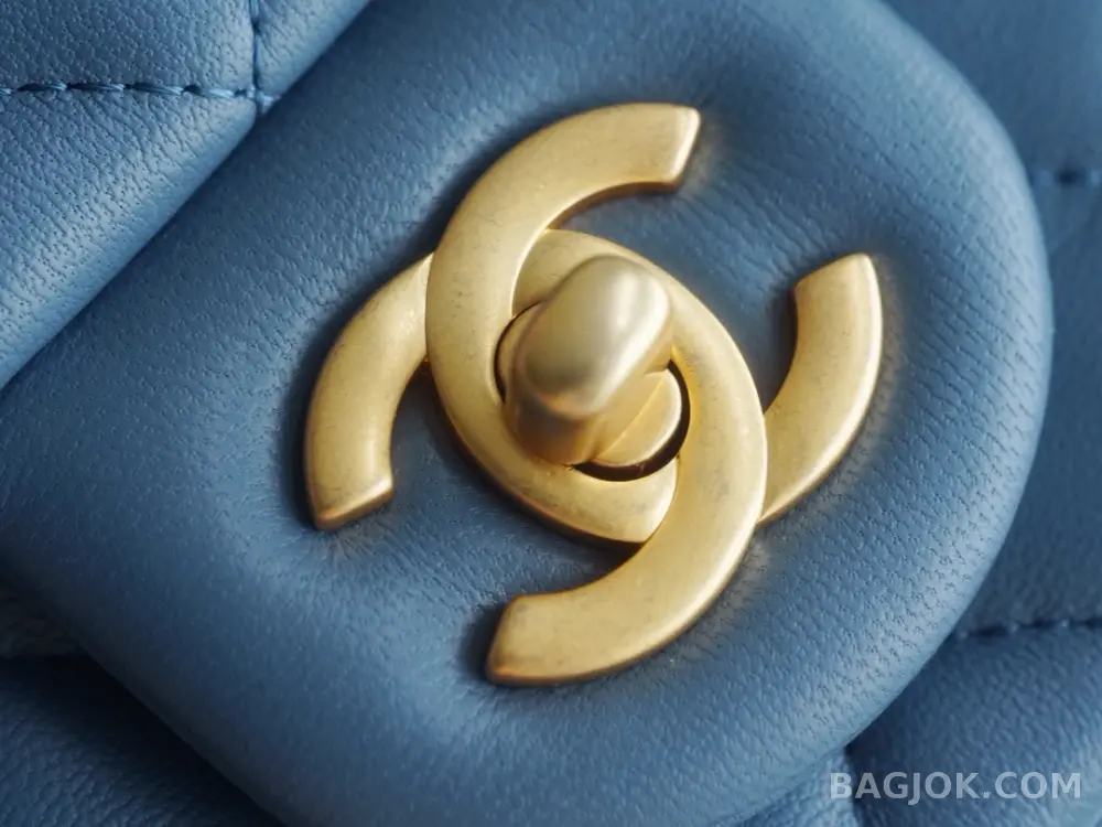샤넬 Chanel 클래식 골드볼 플랩백 쁘띠삭 상세 이미지