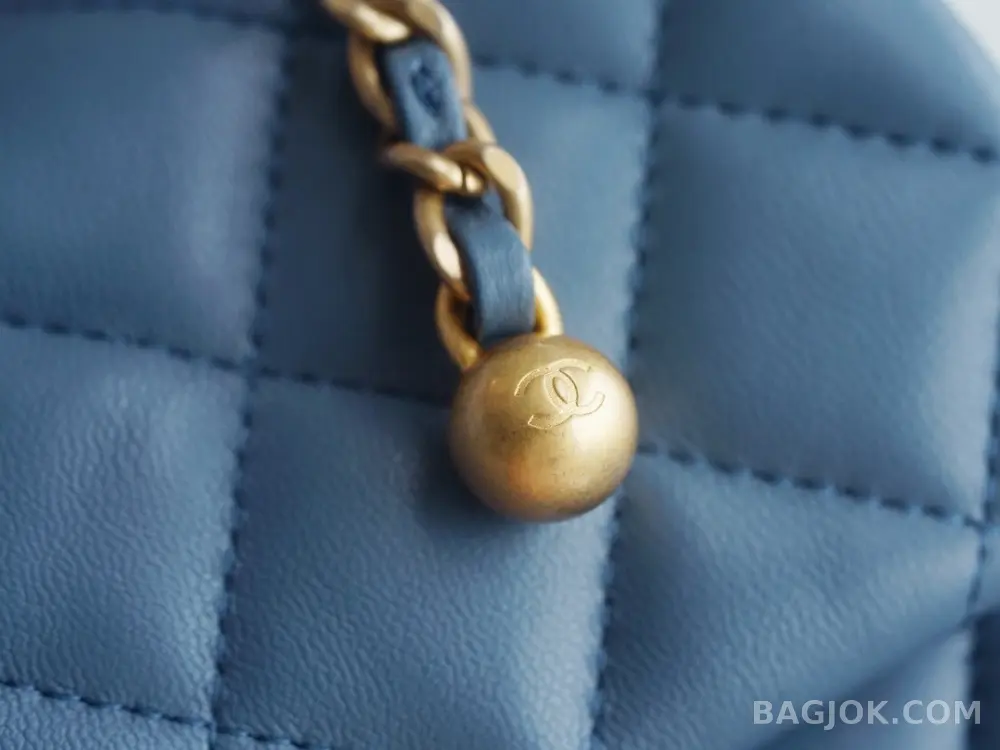 샤넬 Chanel 클래식 골드볼 플랩백 쁘띠삭 상세 이미지