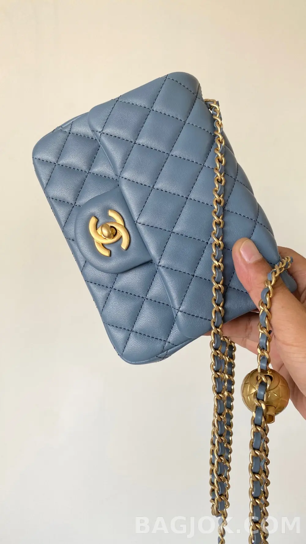 샤넬 Chanel 클래식 골드볼 플랩백 쁘띠삭 상세 이미지
