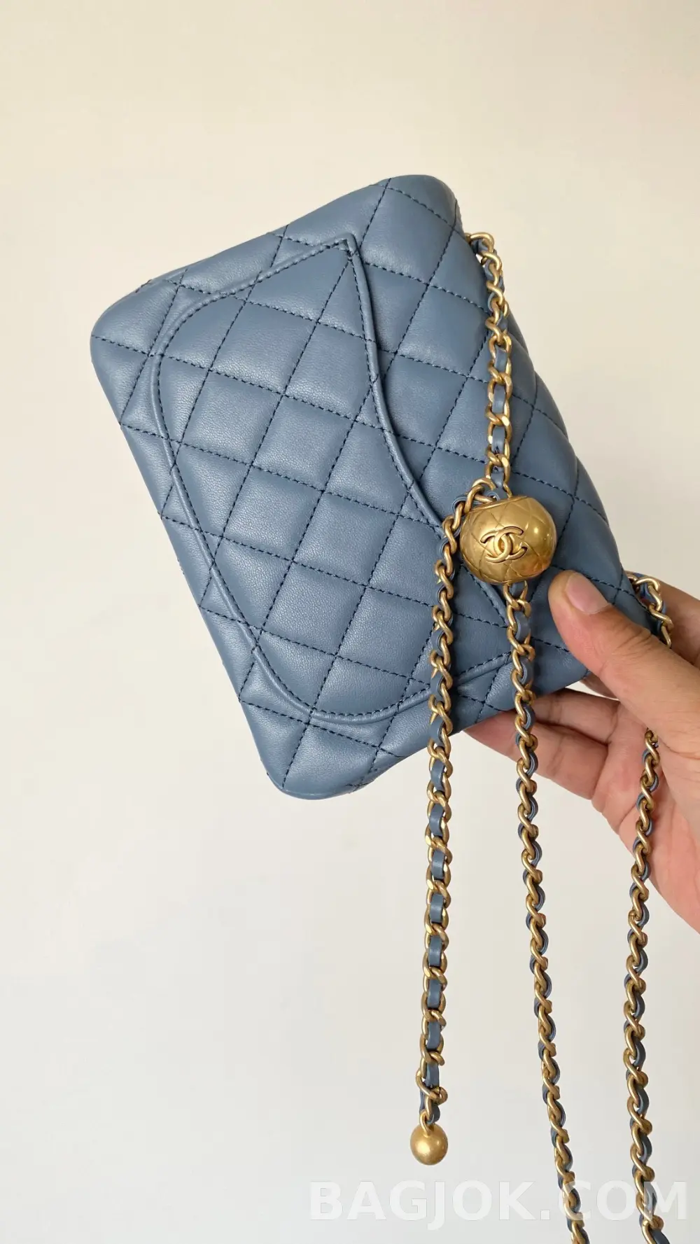 샤넬 Chanel 클래식 골드볼 플랩백 쁘띠삭 상세 이미지