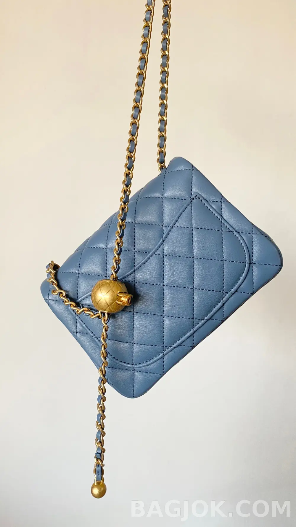 샤넬 Chanel 클래식 골드볼 플랩백 쁘띠삭 상세 이미지
