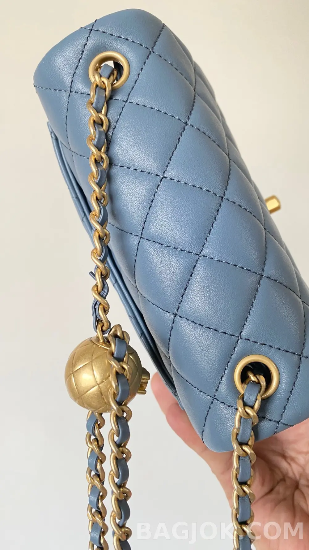 샤넬 Chanel 클래식 골드볼 플랩백 쁘띠삭 상세 이미지