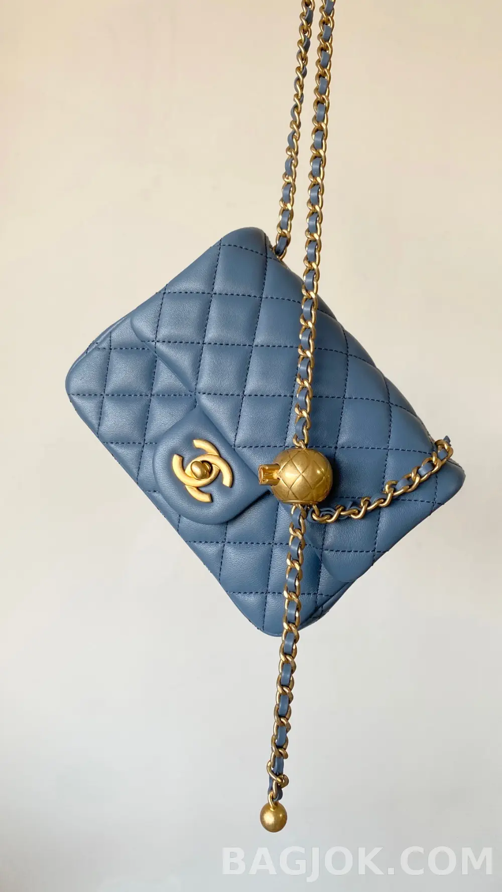 샤넬 Chanel 클래식 골드볼 플랩백 쁘띠삭 상세 이미지