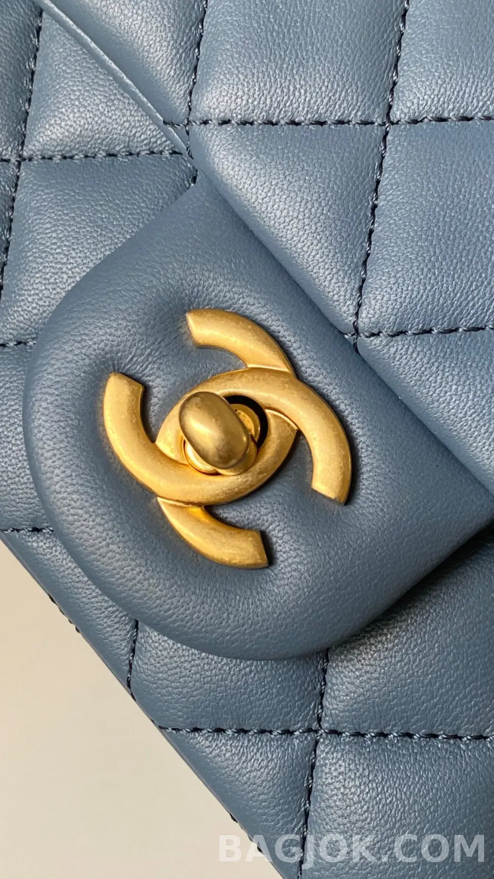 샤넬 Chanel 클래식 골드볼 플랩백 쁘띠삭 상세 이미지